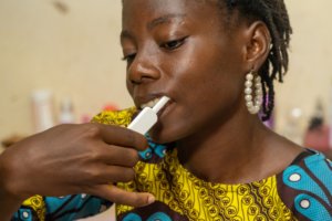 L’expertise technique de Solthis en matière d’autodépistage du VIH